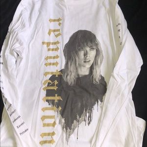 Taylor Swift reputation tour merchandise